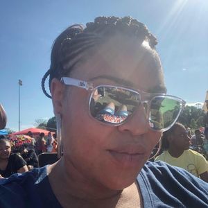 Meet your Posher, Leslie